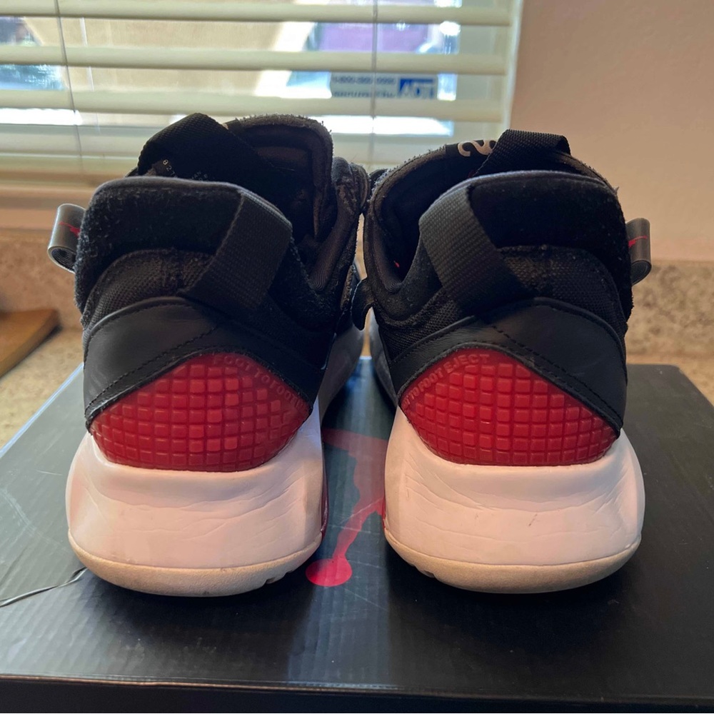 Air Jordan - MA2 Bred - Size 10 - Pre-owned , Good Condition DS - Picture 5 of 10